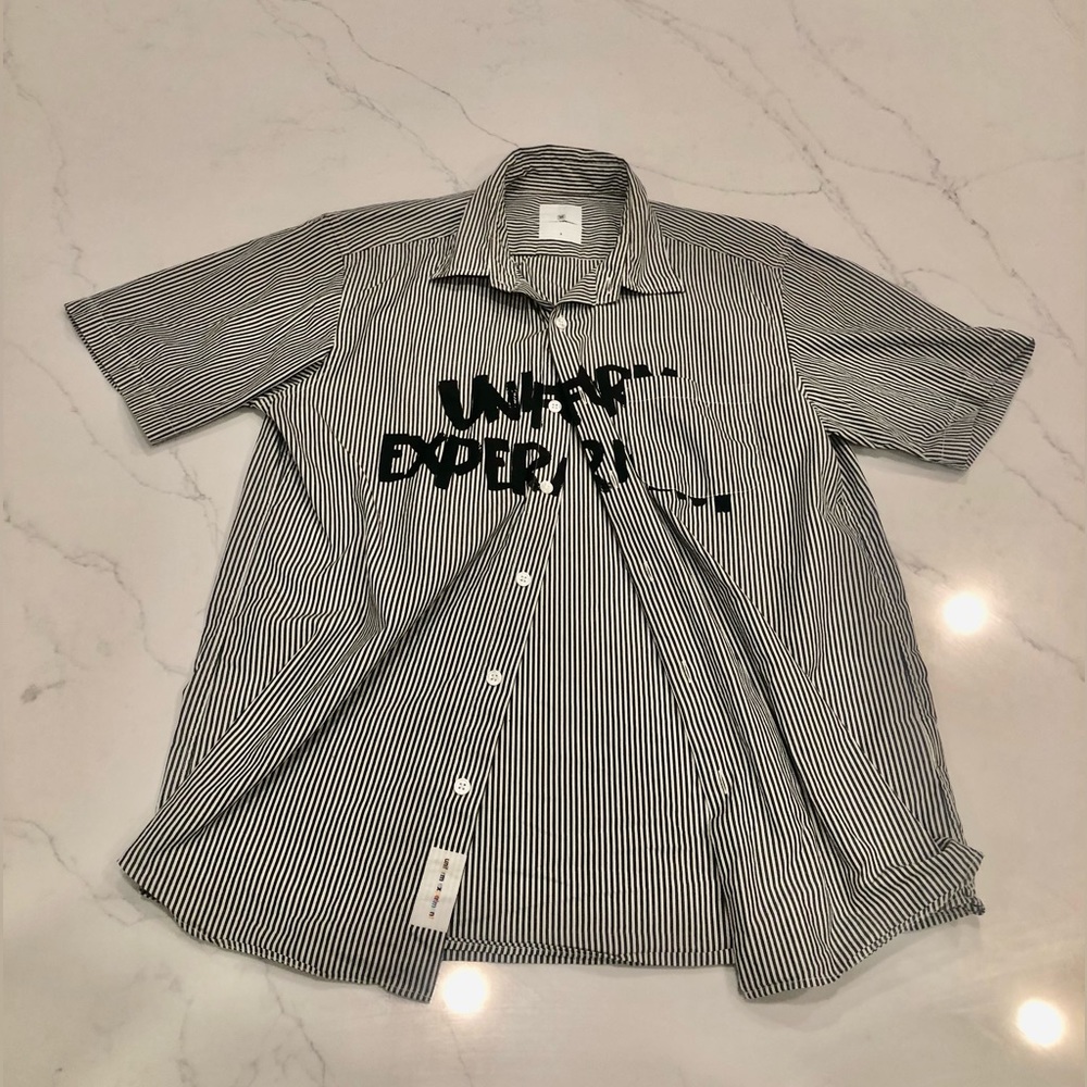 Uniform experiment short sleeves shirt
